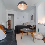 Superb Bright Apartment In Batignolles