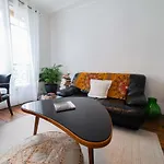Superb Bright Apartment In Batignolles