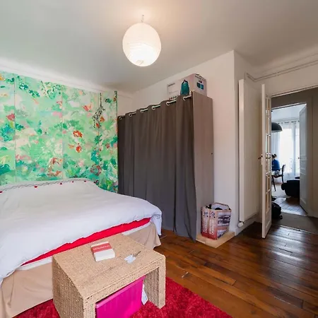 Superb Bright In Batignolles Apartment